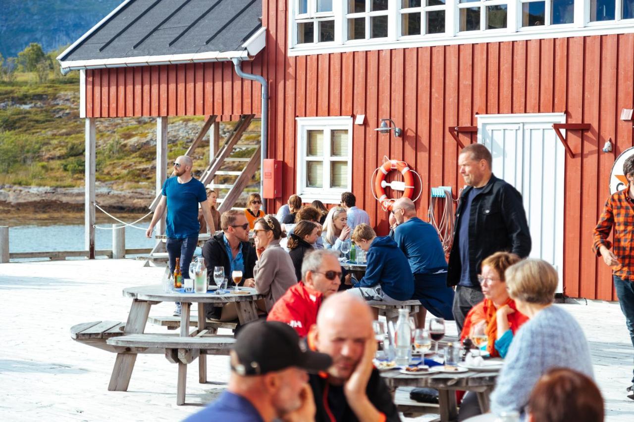 Nyvagar Rorbuhotell - By Classic Norway Hotels Kabelvag Exterior photo