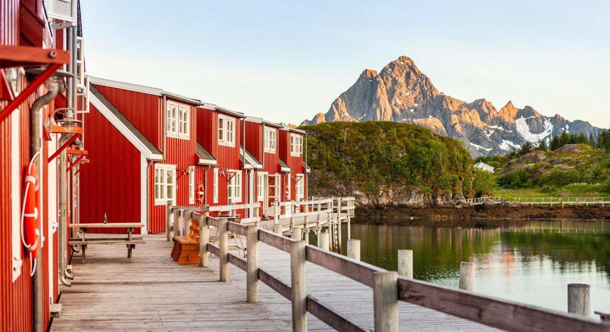 Nyvagar Rorbuhotell - By Classic Norway Hotels Kabelvag Exterior photo